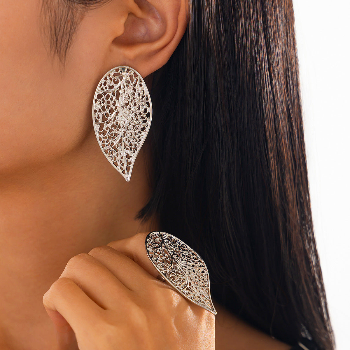 Silver-Plated Leaf Shaped Studs With Finger Ring