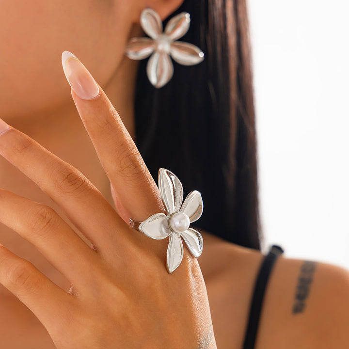 Set Of 2 Silver Plated Beaded Floral Shaped Studs with Finger Ring