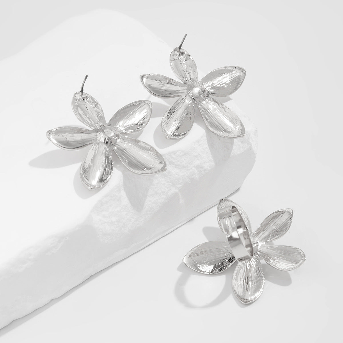 Set Of 2 Silver Plated Beaded Floral Shaped Studs with Finger Ring