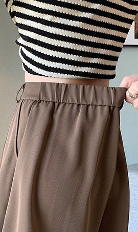 Solid Low-Rise Regular Shorts