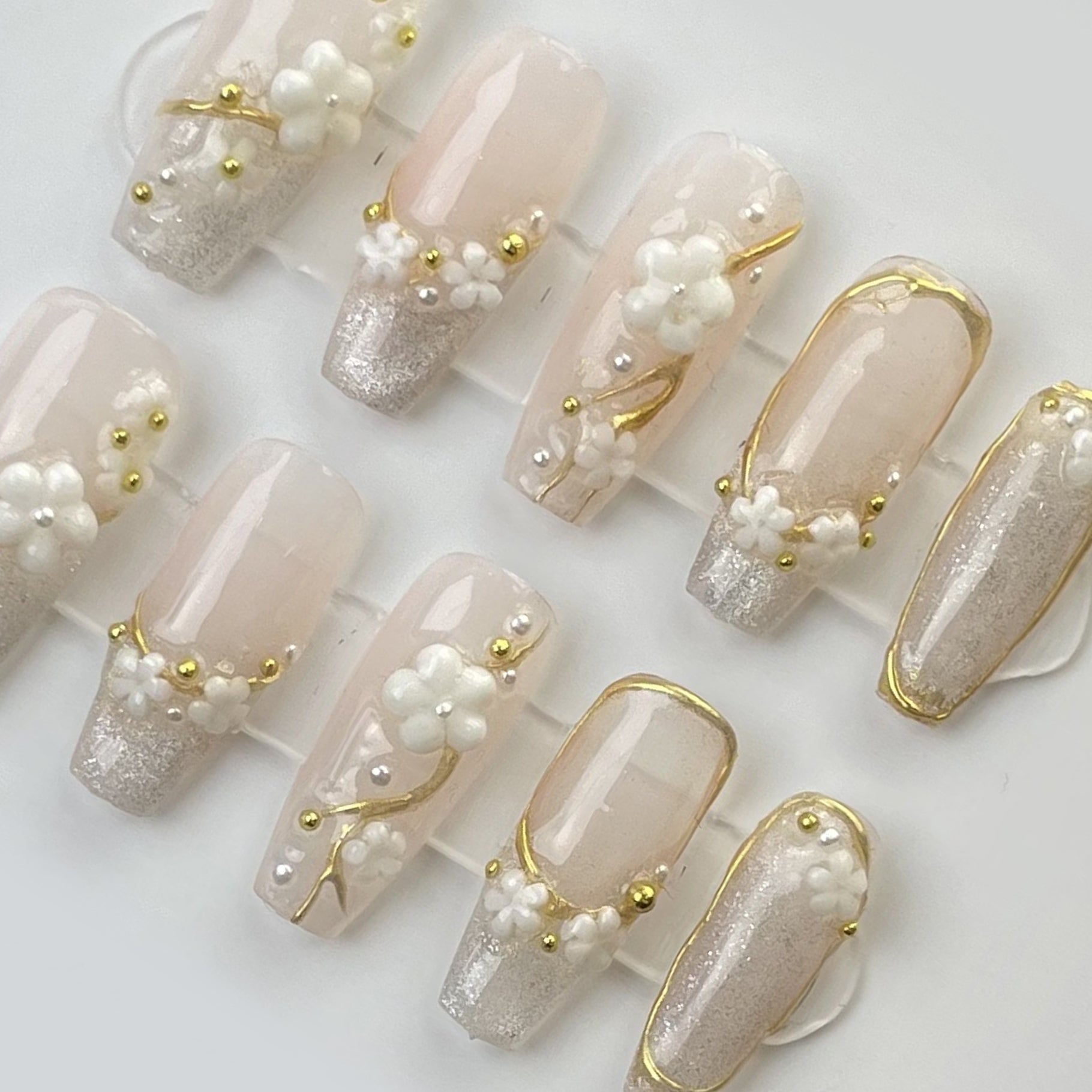 Set Of 10 Artificial Reusable Nails- White