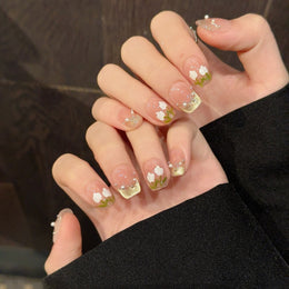 Set Of 10 Floral Nail Extension