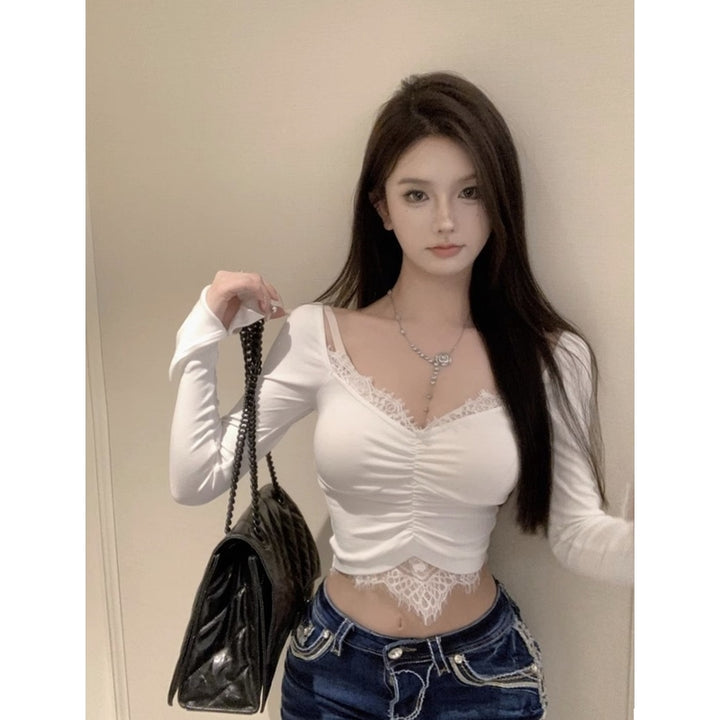 Women Solid Sweetheart Neck Crop Top